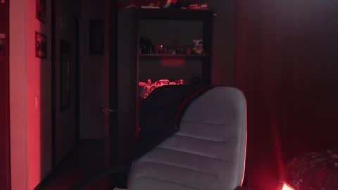 Nina Moon online show from 12-26-24, 11:35