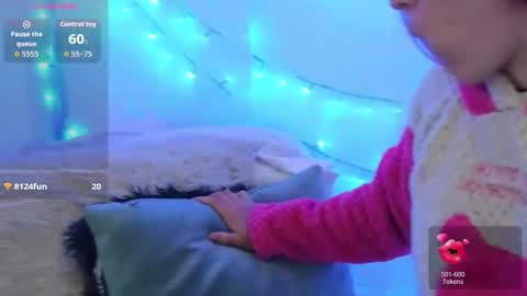 Snapshot of ninaa_fox chatting on 04-29-26, 05:30 Ninaa fox online show from 04-29-26, 05:30