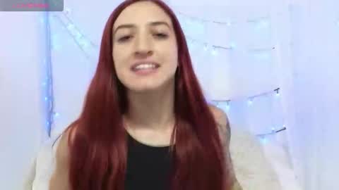 Snapshot of ninaa_fox chatting on 05-25-26, 08:48 Ninaa fox online show from 05-25-26, 08:48