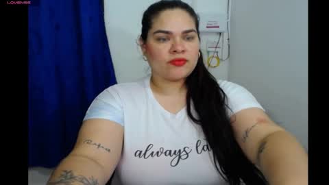 Snapshot of ninafuentes2x chatting on 05-28-26, 04:21 NinaFuentes online show from 05-28-26, 04:21