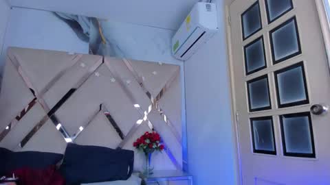 ninahtx online show from 11-16-25, 08:36