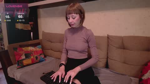 NinaNovalicious online show from 01-13-25, 08:47