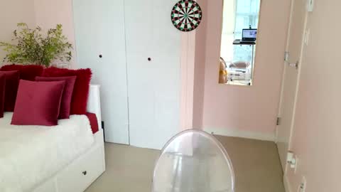 NinaOneil online show from 02-27-25, 09:36