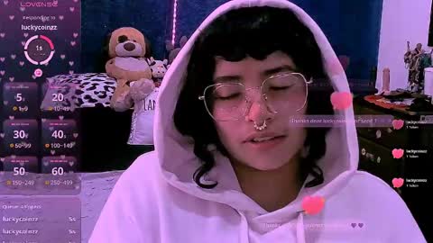 Snapshot of ninayellow chatting on 05-13-26, 03:53 Nina online show from 05-13-26, 03:53