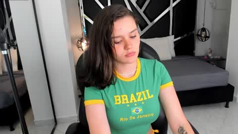 nini_solei online show from 04-24-26, 08:22