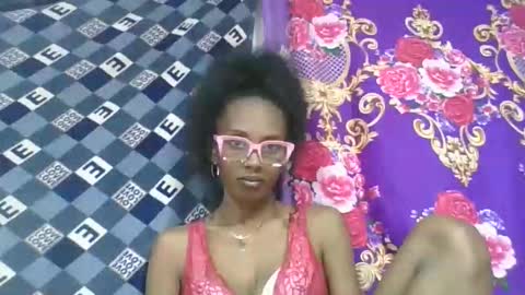 ninie246746 online show from 04-12-26, 06:46