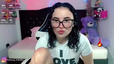 Snapshot of ninna_raven chatting on 05-21-26, 09:11 Ninna online show from 05-21-26, 09:11
