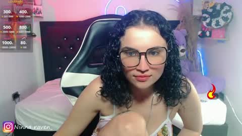 Snapshot of ninna_raven chatting on 06-11-26, 12:43 Ninna online show from 06-11-26, 12:43