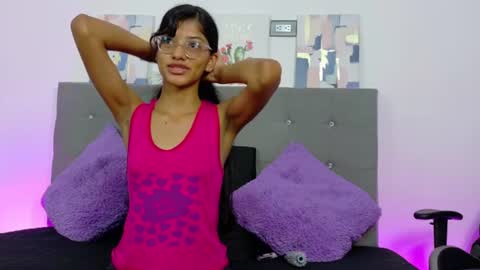 Snapshot of nira_lux chatting on 06-25-26, 02:00 Nira Lux online show from 06-25-26, 02:00