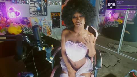 NIVIA WOLFE online show from 02-18-25, 02:16