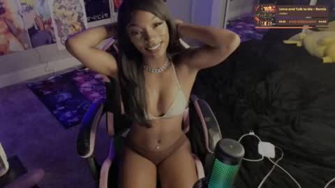 NIVIA WOLFE online show from 09-19-25, 04:36