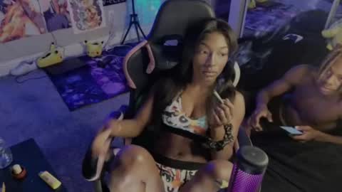 NIVIA WOLFE online show from 09-23-25, 07:44