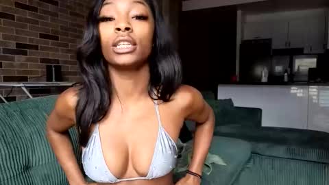 NIVIA WOLFE online show from 03-29-26, 12:43