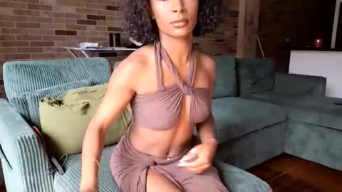 Snapshot of niviawolfe chatting on 05-07-26, 02:06 NIVIA WOLFE online show from 05-07-26, 02:06