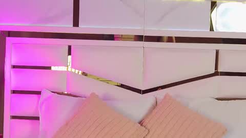 Nixx  online show from 11-22-25, 03:16