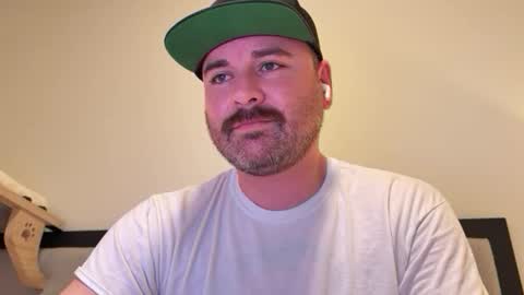 Snapshot of njerseydude82 chatting on 06-09-26, 07:09 Jason online show from 06-09-26, 07:09