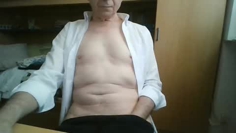 Snapshot of nkdyy chatting on 05-18-26, 12:33 nkdyy online show from 05-18-26, 12:33