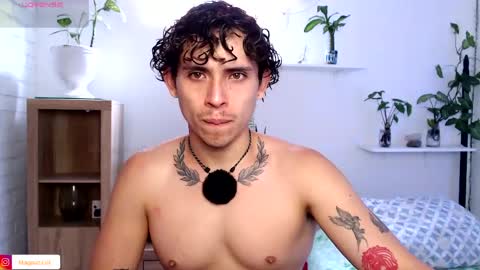 Snapshot of no_face_69 chatting on 04-19-26, 05:01 x online show from 04-19-26, 05:01