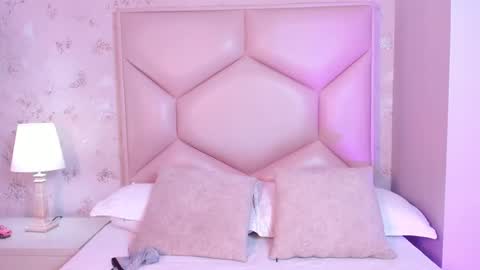   ambarsulliva  online show from 10-04-25, 11:41