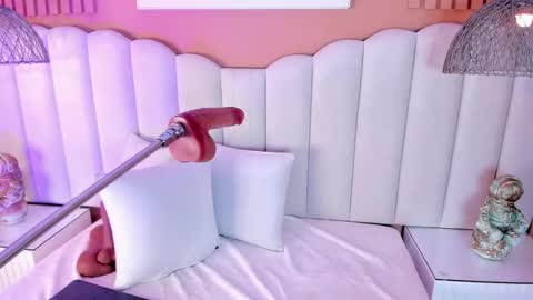 Noa online show from 11-07-25, 08:03