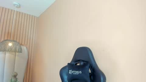 Snapshot of noa_moon chatting on 07-08-26, 12:15 Noa online show from 07-08-26, 12:15