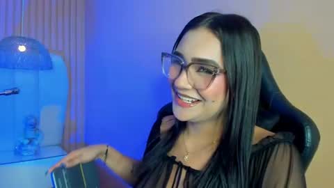 Snapshot of noa_moon chatting on 07-09-26, 02:48 Noa online show from 07-09-26, 02:48
