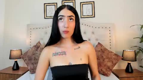 Snapshot of noa_morena chatting on 06-16-26, 12:30 NATHALIA MORENO online show from 06-16-26, 12:30
