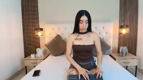 Snapshot of noa_morena chatting on 06-20-26, 12:19 NATHALIA MORENO online show from 06-20-26, 12:19