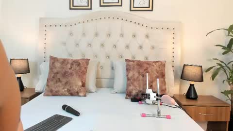 Snapshot of noa_morena chatting on 07-06-26, 12:24 NATHALIA MORENO online show from 07-06-26, 12:24