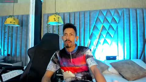 Snapshot of noaahtylor chatting on 07-10-26, 05:01 Noah online show from 07-10-26, 05:01