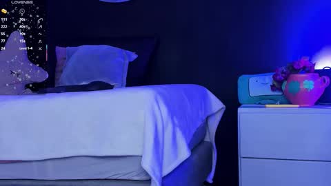 Noah  online show from 12-18-25, 03:23