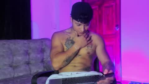 noah_223 online show from 12-16-25, 04:28