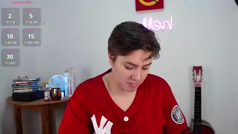 Snapshot of noah_blue7 chatting on 01-22-25, 09:54 Noah online show from 01-22-25, 09:54