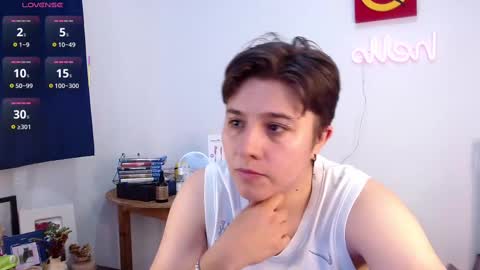 Snapshot of noah_blue7 chatting on 01-24-25, 12:42 Noah online show from 01-24-25, 12:42