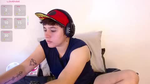 Snapshot of noah_blue7 chatting on 01-30-25, 10:41 Noah online show from 01-30-25, 10:41