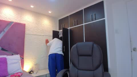 Noah De Luca online show from 03-18-26, 07:06