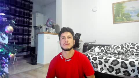 Snapshot of noah_happy07 chatting on 12-23-24, 05:17 Noah online show from 12-23-24, 05:17