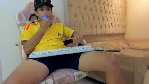 noah_jacksxn online show from 06-25-26, 11:48