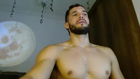 Snapshot of noah_jhonsonn chatting on 07-07-26, 11:47 Noah online show from 07-07-26, 11:47