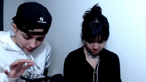 Snapshot of noah_martini chatting on 02-25-25, 02:03 noah hehim online show from 02-25-25, 02:03