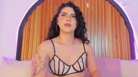 Mrs. Monroe online show from 12-16-24, 01:21