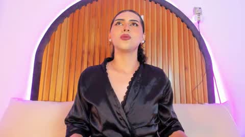 Mrs. Monroe online show from 12-22-24, 01:23