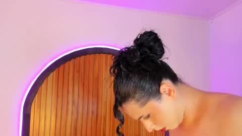 Mrs. Monroe online show from 02-06-25, 07:40