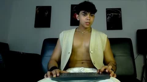 luis navas online show from 05-06-26, 03:57