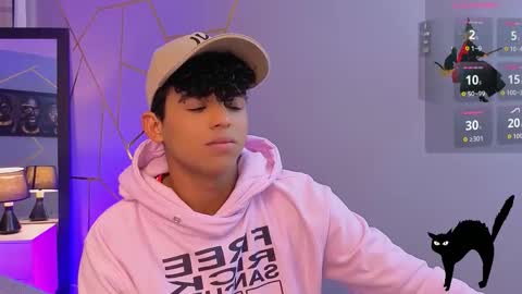 noah_smith04 online show from 10-27-25, 03:16