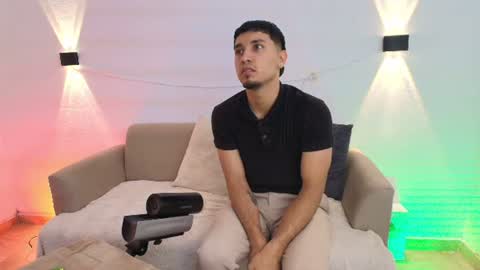 Snapshot of noah_smith05 chatting on 07-18-26, 07:39 noah online show from 07-18-26, 07:39