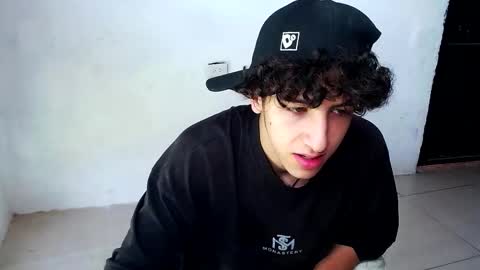 Snapshot of noah_sokolov_ chatting on 02-26-26, 04:28 Kervs online show from 02-26-26, 04:28