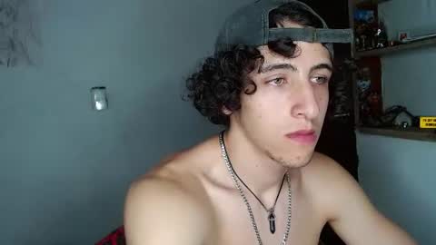 Snapshot of noah_sokolov_ chatting on 06-18-26, 08:24 Kervs online show from 06-18-26, 08:24