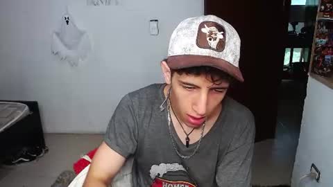 Snapshot of noah_sokolov_ chatting on 07-25-26, 10:07 Kervs online show from 07-25-26, 10:07