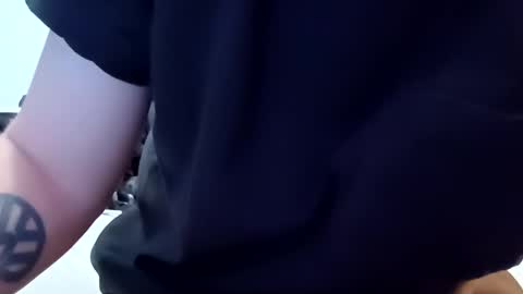 Snapshot of noah_wesley chatting on 03-05-25, 06:44 Noah Wesley online show from 03-05-25, 06:44